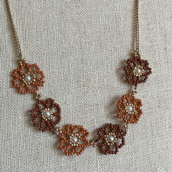 Jewelry Beautiful Beaded Flower Necklace❤️New - Picture 2 of 3